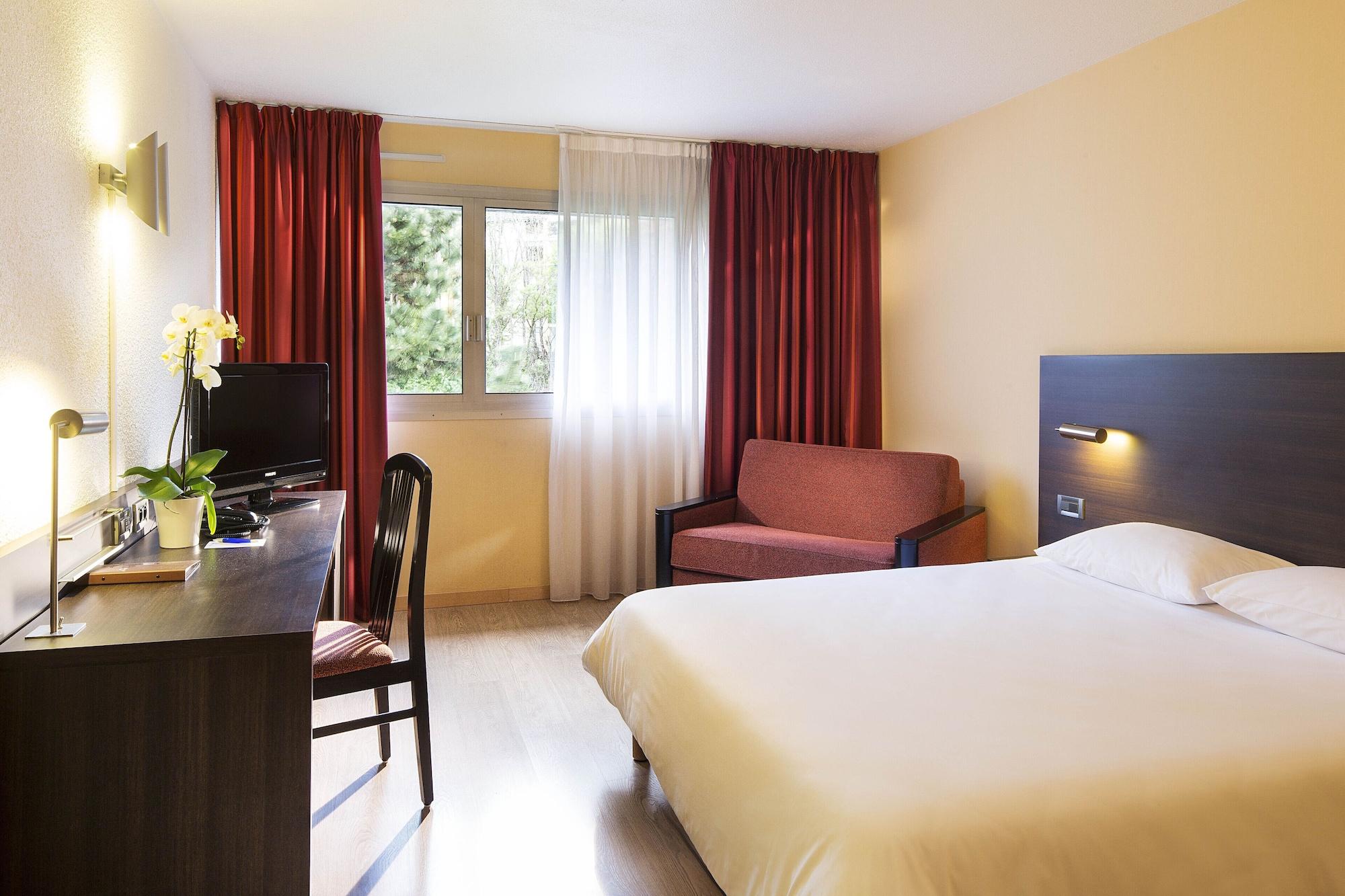 Oceania Quimper Hotel Exterior photo