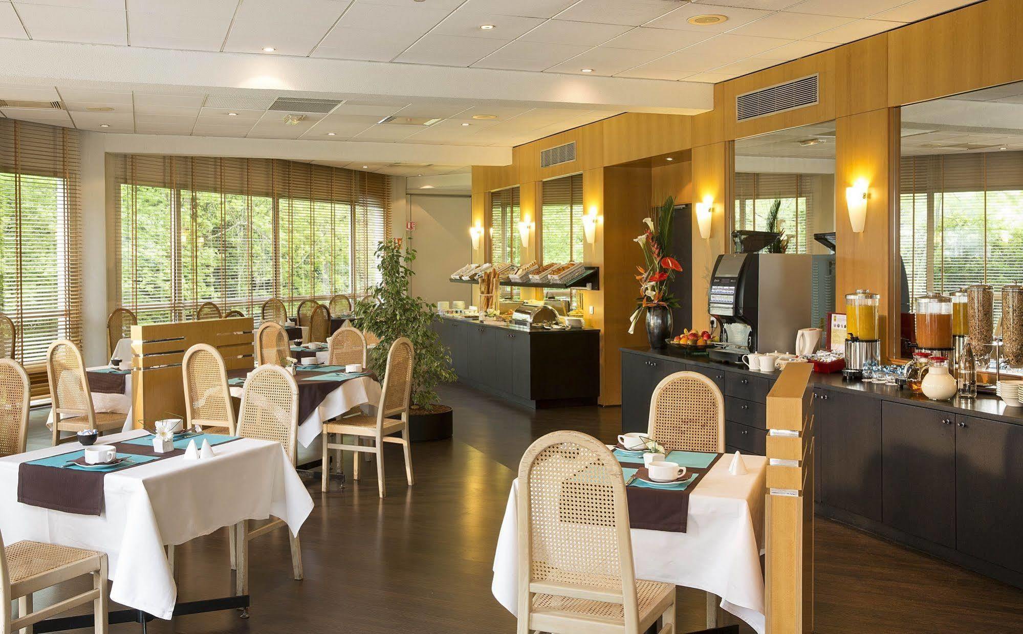 Oceania Quimper Hotel Exterior photo
